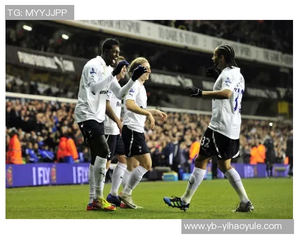 奥多贝尔精准传中特尔头球击中横梁险些破门